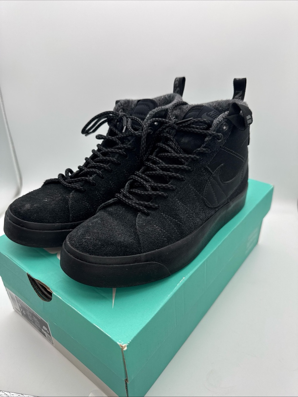 Nike SB Zoom Blazer Premium Mid - Triple Black - Men 6 Women’s 7.5